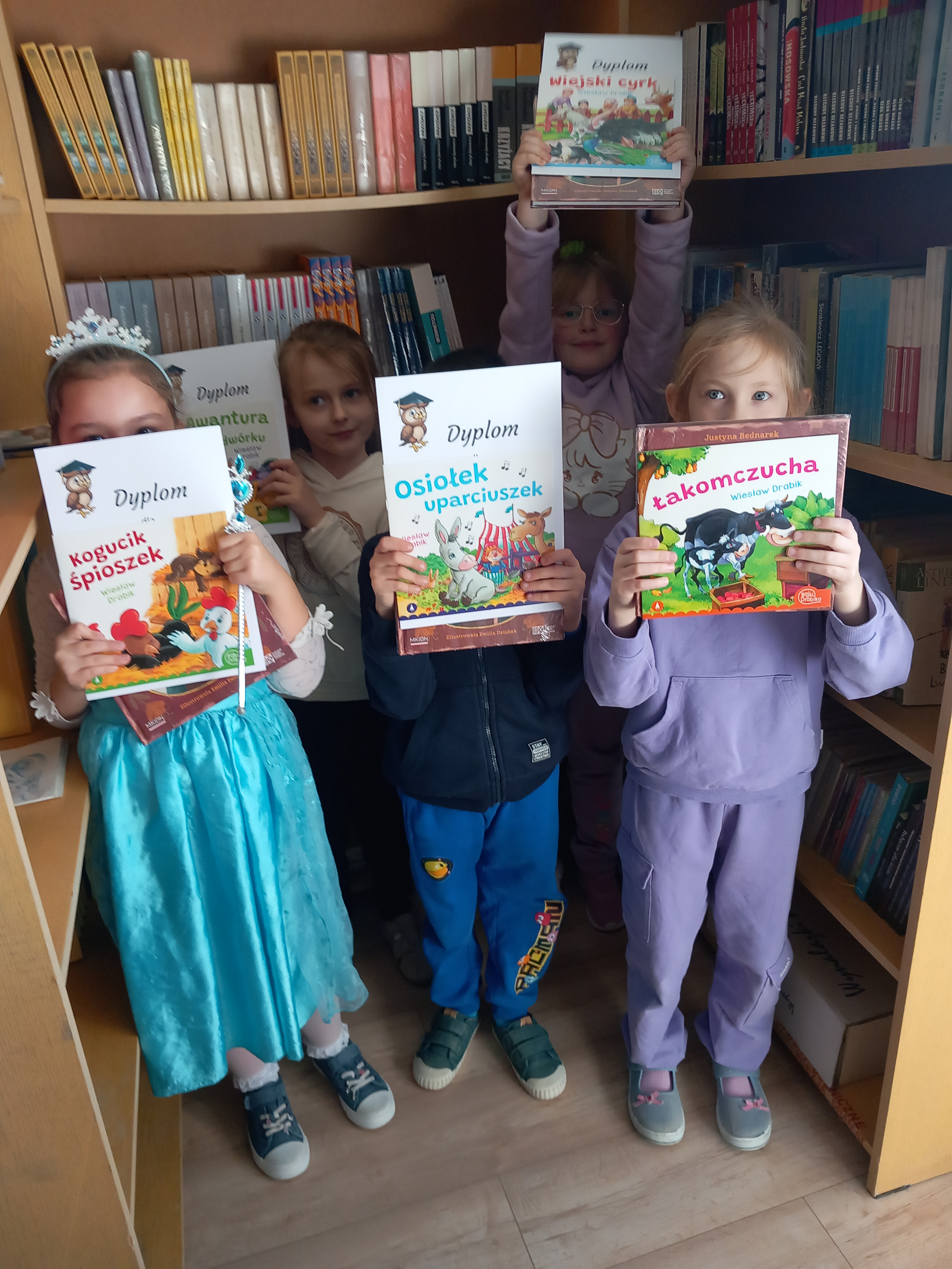 Pasowanie uczniów klasy pierwszej na czytelników