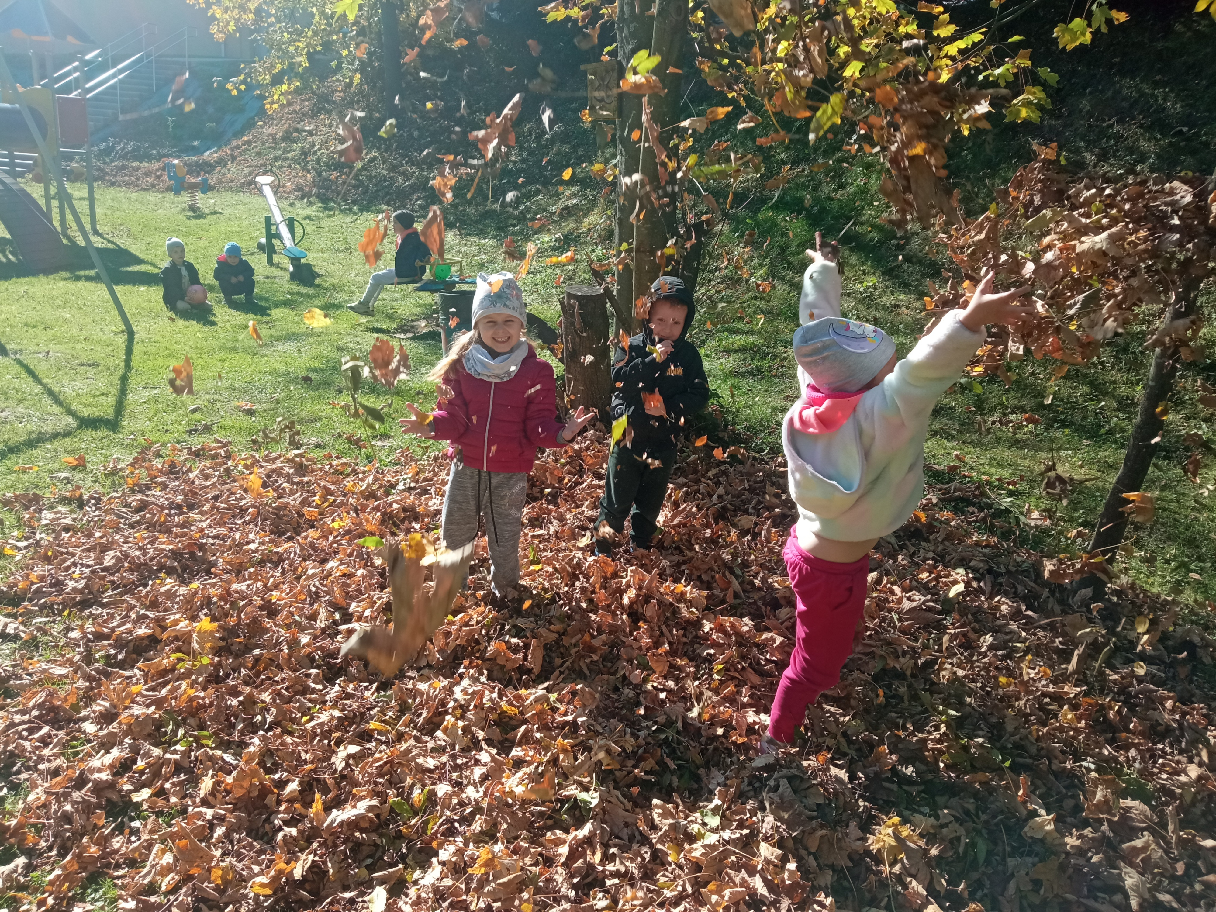 Jesienne zabawy na świeżym powietrzu🍁🍁🍁